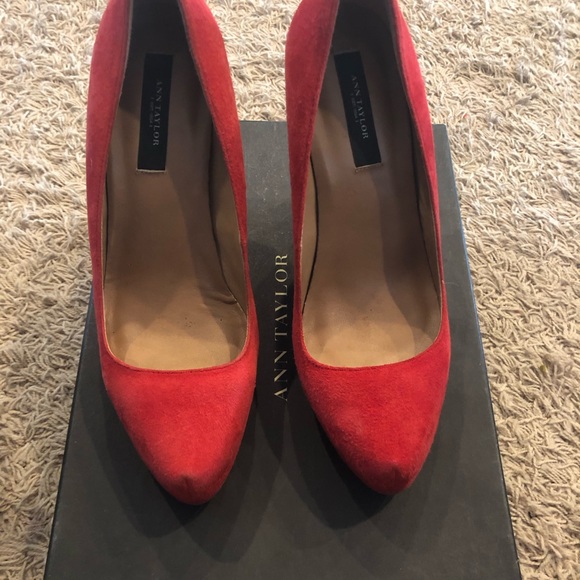 Ann Taylor suede wedges - Picture 2 of 3